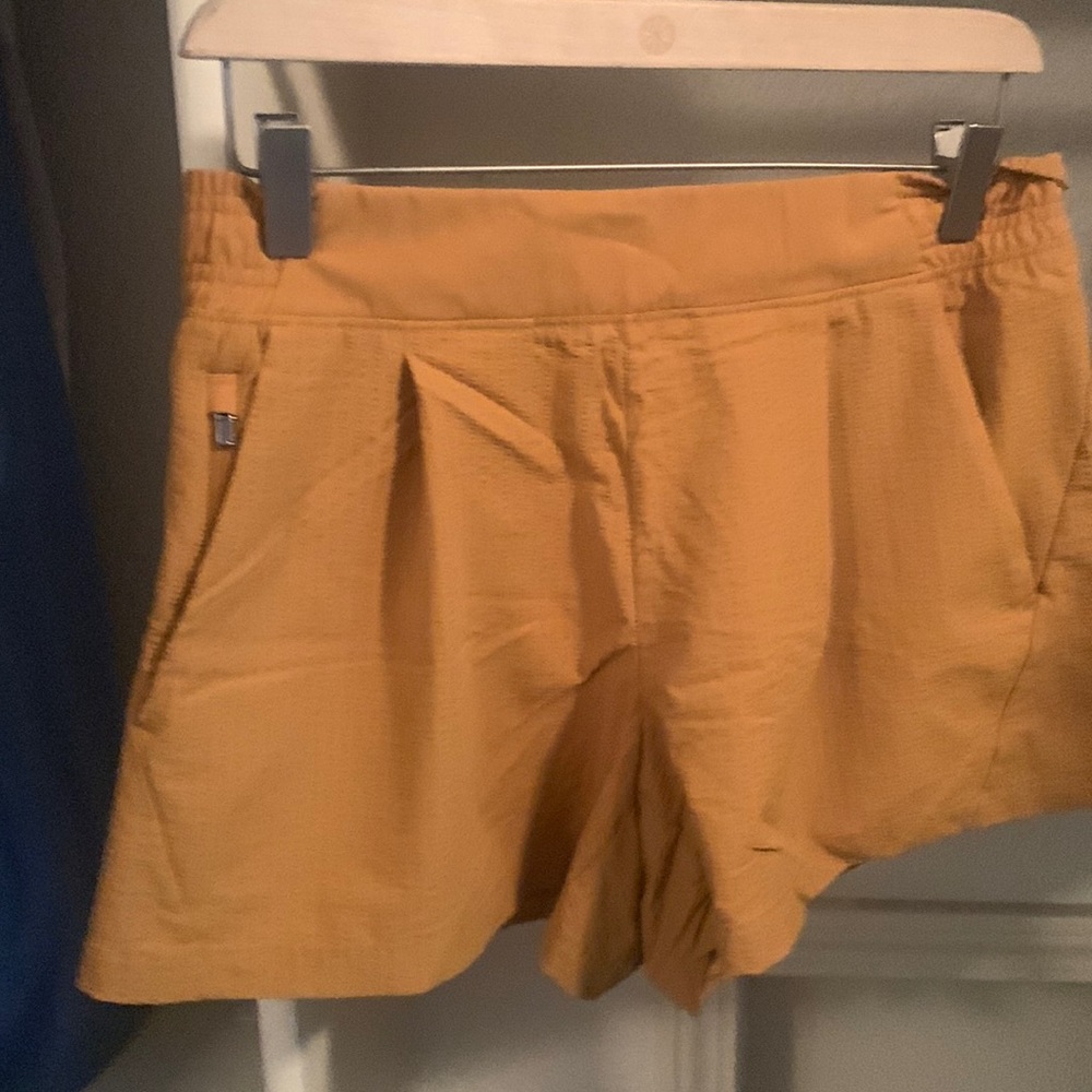 Athleta textured Brooklyn short